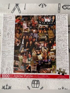 FRIENDS Multi-Scene Collage Puzzle - Multicolor